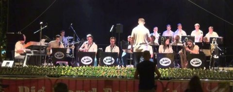 Isis Big Band és a Weöres Sándor Színház jótékonysági koncert